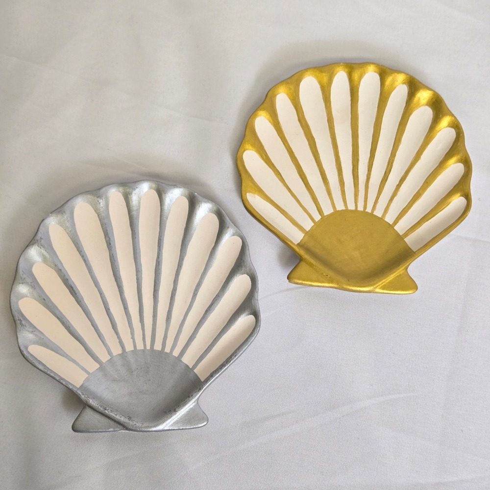 Set of‎ 2 Greenbrier International Seashell Ceramic Trinket Trays, Gold/Silver